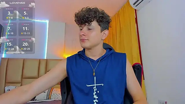 Snapshot of Nathan_Bluee chatting on 01/16/25, 04:18 Nathan Bluee online show from 01/16/25, 04:18