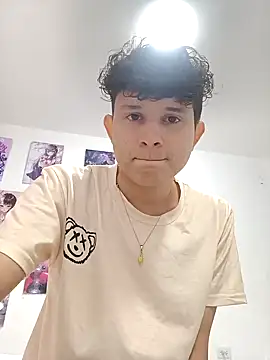 Snapshot of Nathan_Bluee chatting on 01/18/25, 02:12 Nathan Bluee online show from 01/18/25, 02:12