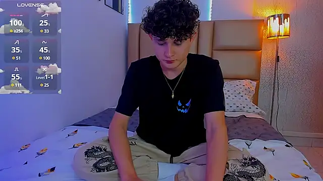 Snapshot of Nathan_Bluee chatting on 01/21/25, 04:27 Nathan Bluee online show from 01/21/25, 04:27