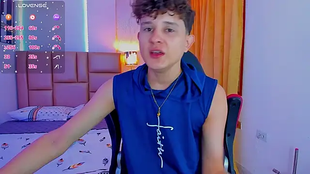 Snapshot of Nathan_Bluee chatting on 02/20/25, 02:13 Nathan Bluee online show from 02/20/25, 02:13