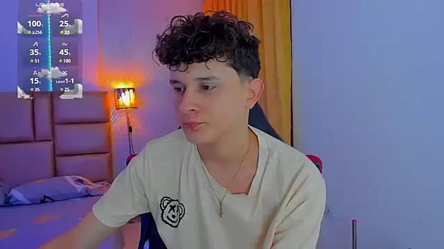 Snapshot of Nathan_Bluee chatting on 02/22/25, 03:03 Nathan Bluee online show from 02/22/25, 03:03