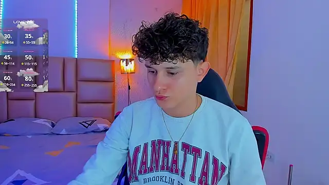 Snapshot of Nathan_Bluee chatting on 02/24/25, 01:10 Nathan Bluee online show from 02/24/25, 01:10