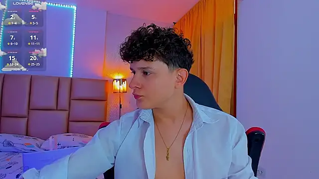 Snapshot of Nathan_Bluee chatting on 02/28/25, 01:03 Nathan Bluee online show from 02/28/25, 01:03