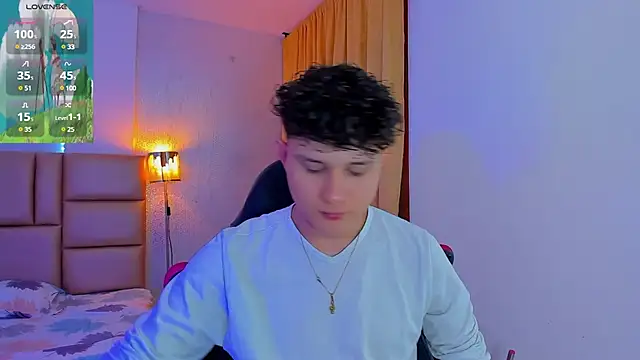 Snapshot of Nathan_Bluee chatting on 03/03/25, 01:20 Nathan Bluee online show from 03/03/25, 01:20