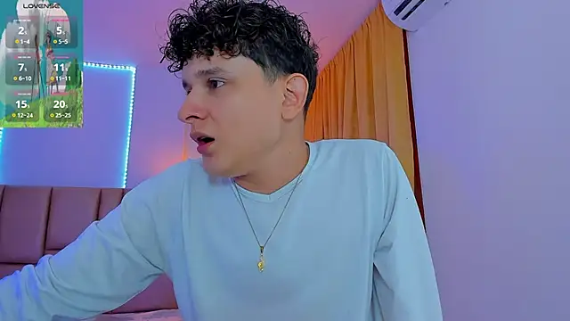 Snapshot of Nathan_Bluee chatting on 03/03/25, 04:24 Nathan Bluee online show from 03/03/25, 04:24