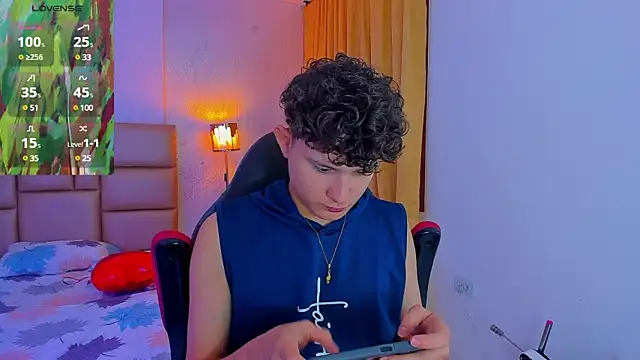 Snapshot of Nathan_Bluee chatting on 03/04/25, 01:28 Nathan Bluee online show from 03/04/25, 01:28