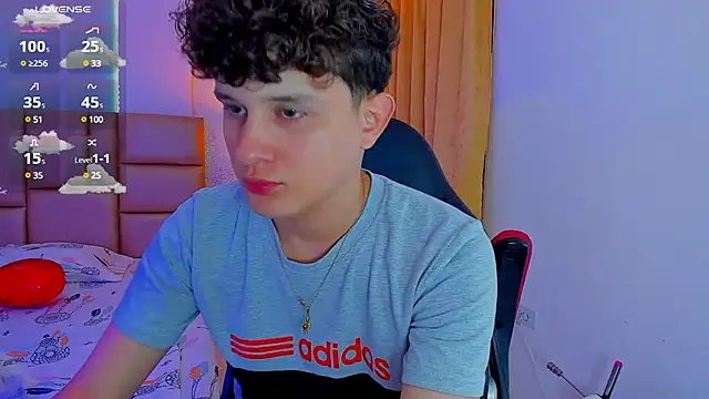 Snapshot of Nathan_Bluee chatting on 03/05/25, 02:01 Nathan Bluee online show from 03/05/25, 02:01