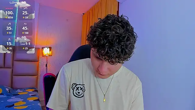 Snapshot of Nathan_Bluee chatting on 03/08/25, 02:08 Nathan Bluee online show from 03/08/25, 02:08