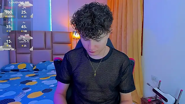 Snapshot of Nathan_Bluee chatting on 03/10/25, 01:32 Nathan Bluee online show from 03/10/25, 01:32