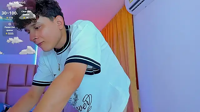 Snapshot of Nathan_Bluee chatting on 03/11/25, 04:18 Nathan Bluee online show from 03/11/25, 04:18