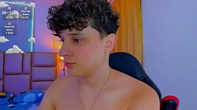 Snapshot of Nathan_Bluee chatting on 03/15/25, 04:10 Nathan Bluee online show from 03/15/25, 04:10