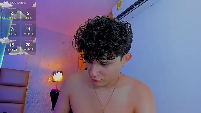 Snapshot of Nathan_Bluee chatting on 03/16/25, 04:23 Nathan Bluee online show from 03/16/25, 04:23