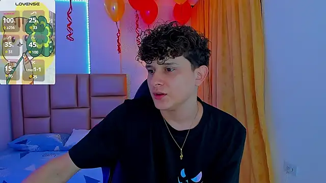 Snapshot of Nathan_Bluee chatting on 03/20/25, 04:42 Nathan Bluee online show from 03/20/25, 04:42