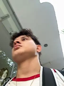 Snapshot of Nathan_Bluee chatting on 09/17/25, 11:23 Nathan Bluee online show from 09/17/25, 11:23