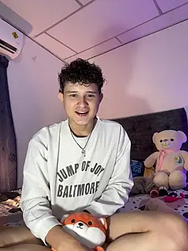 Snapshot of Nathan_Bluee chatting on 10/28/25, 03:04 Nathan Bluee online show from 10/28/25, 03:04