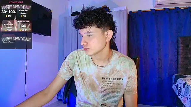 Snapshot of Nathan_Bluee chatting on 01/06/26, 04:11 Nathan Bluee online show from 01/06/26, 04:11