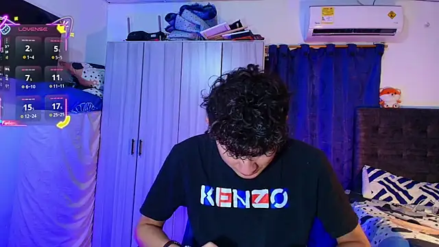 Snapshot of Nathan_Bluee chatting on 02/20/26, 04:07 Nathan Bluee online show from 02/20/26, 04:07