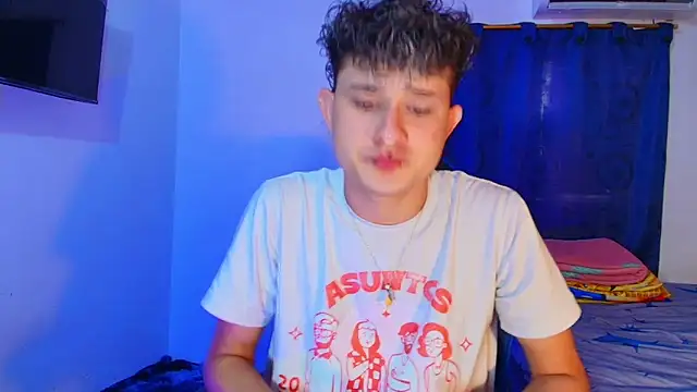 Snapshot of Nathan_Bluee chatting on 03/06/26, 04:03 Nathan Bluee online show from 03/06/26, 04:03