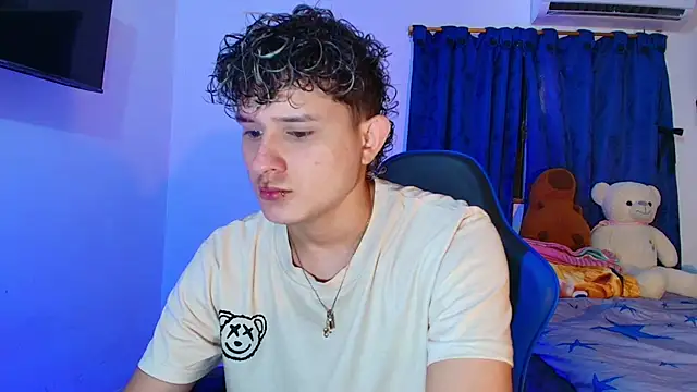 Snapshot of Nathan_Bluee chatting on 03/10/26, 04:45 Nathan Bluee online show from 03/10/26, 04:45