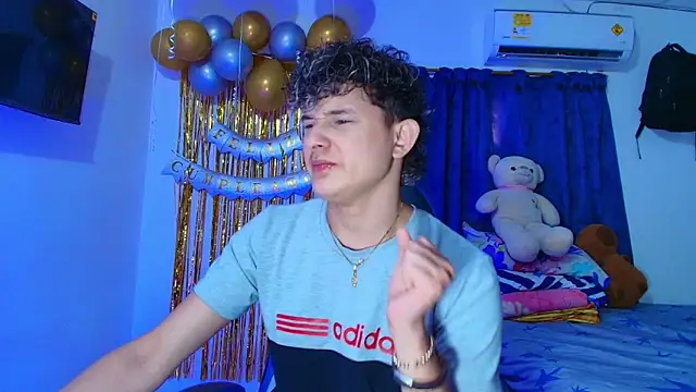 Snapshot of Nathan_Bluee chatting on 03/21/26, 06:11 Nathan Bluee online show from 03/21/26, 06:11