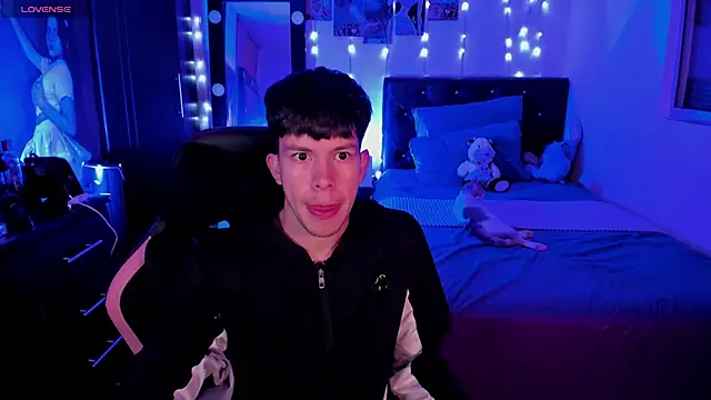 Snapshot of DominicPrince chatting on 09/26/25, 02:37 DominicPrince online show from 09/26/25, 02:37