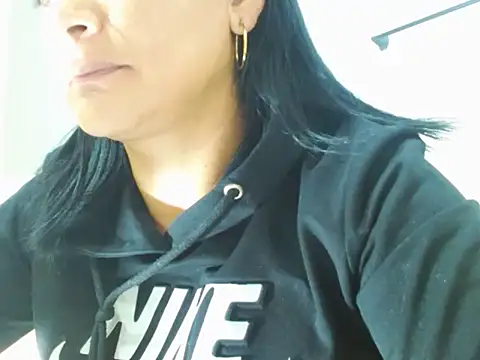 Snapshot of hornymilf_69xxx chatting on 11/06/25, 09:26 hornymilf 69xxx online show from 11/06/25, 09:26