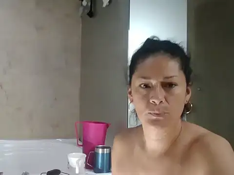 Snapshot of hornymilf_69xxx chatting on 04/06/26, 05:47 hornymilf 69xxx online show from 04/06/26, 05:47