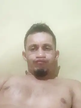 Snapshot of dotado20robson chatting on 11/05/25, 11:49 dotado20robson online show from 11/05/25, 11:49