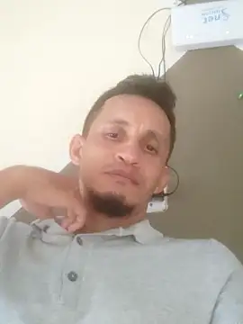 Snapshot of dotado20robson chatting on 11/12/25, 07:46 dotado20robson online show from 11/12/25, 07:46