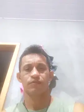 Snapshot of dotado20robson chatting on 11/20/25, 01:06 dotado20robson online show from 11/20/25, 01:06