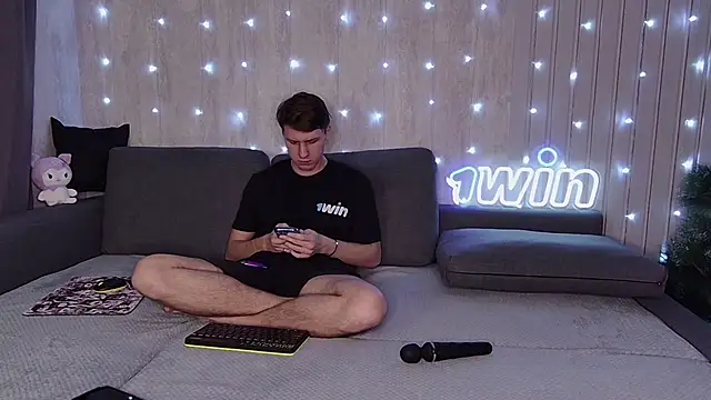 wineandboobss online show from 12/17/24, 04:21