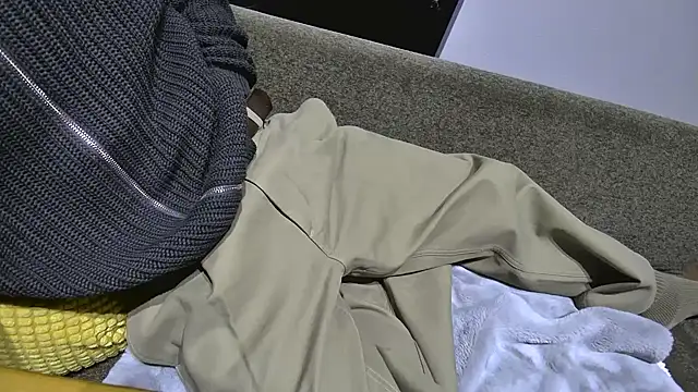 Snapshot of atom0407 chatting on 12/14/24, 04:52 atom0407 online show from 12/14/24, 04:52