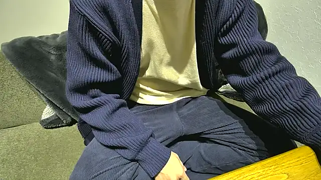 Snapshot of atom0407 chatting on 12/21/24, 04:25 atom0407 online show from 12/21/24, 04:25