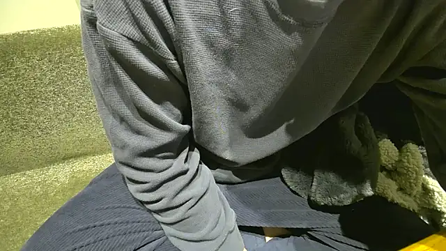 Snapshot of atom0407 chatting on 12/29/24, 04:19 atom0407 online show from 12/29/24, 04:19