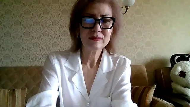 Elegant00Lady online show from 05/11/26, 04:07