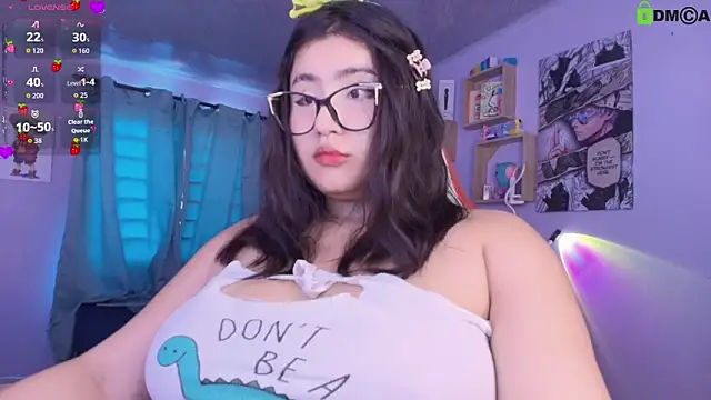 Snapshot of juli_juliana chatting on 05/19/26, 05:52 juli juliana online show from 05/19/26, 05:52