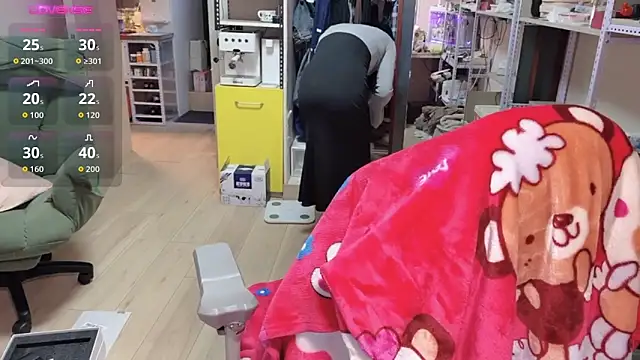 Snapshot of majlee2024 chatting on 02/21/26, 11:11 majlee2024 online show from 02/21/26, 11:11