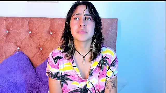 riley colors online show from 03/12/25, 01:25