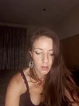 Snapshot of Missmesexycouple69 chatting on 03/18/26, 07:06 Missmesexycouple69 online show from 03/18/26, 07:06