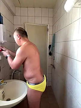 chih515 online show from 10/25/25, 12:51