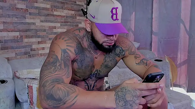 Snapshot of zaiin_diesel chatting on 01/12/25, 01:48 zaiin diesel online show from 01/12/25, 01:48