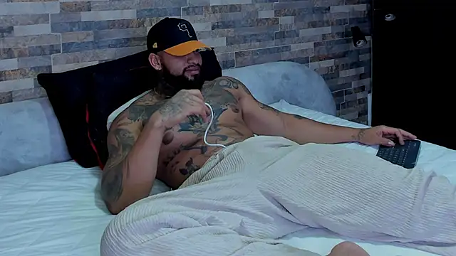 Snapshot of zaiin_diesel chatting on 02/06/25, 01:38 zaiin diesel online show from 02/06/25, 01:38