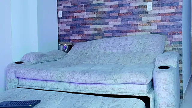 Snapshot of zaiin_diesel chatting on 09/16/25, 10:05 zaiin diesel online show from 09/16/25, 10:05