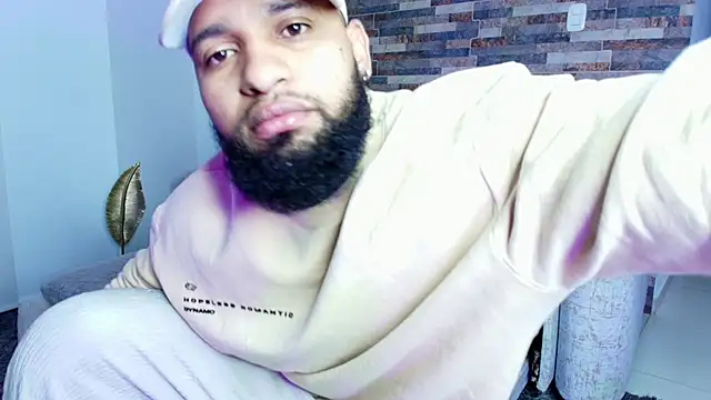 Snapshot of zaiin_diesel chatting on 09/22/25, 10:39 zaiin diesel online show from 09/22/25, 10:39