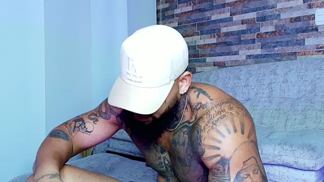 Snapshot of zaiin_diesel chatting on 10/05/25, 01:15 zaiin diesel online show from 10/05/25, 01:15