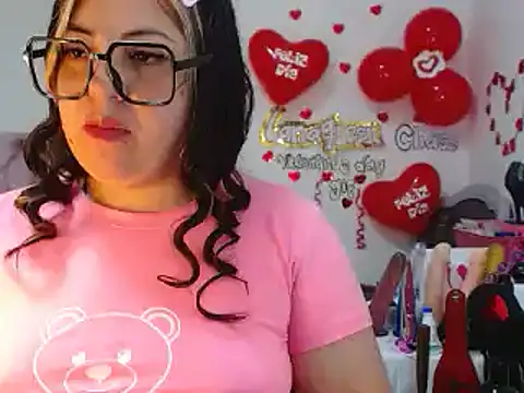 lanaqueen699 online show from 02/19/25, 03:38