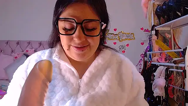 lanaqueen699 online show from 05/25/26, 04:57