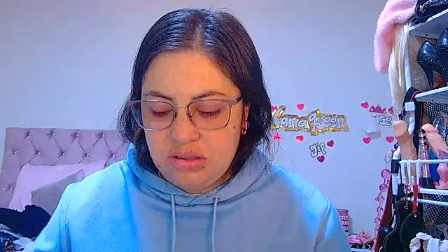 lanaqueen699 online show from 06/11/26, 12:14