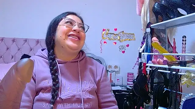 lanaqueen699 online show from 06/19/26, 12:20
