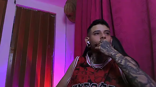 Snapshot of Ceder-Calistenes chatting on 11/11/25, 07:08 Ceder-Calistenes online show from 11/11/25, 07:08